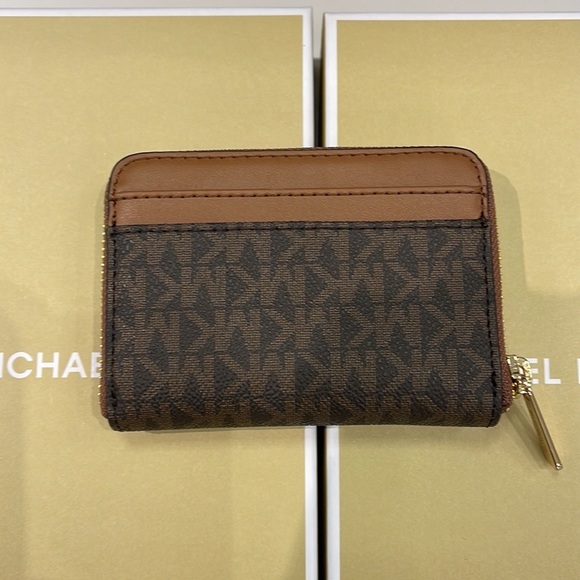 Michael Kors Jet Set Travel Medium Zip Around Card Case Brown - Picture 9 of 16